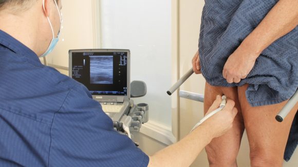 Ultralydundersøkelse av bein for å avdekke årsak til hevelse